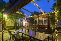 Floral Hotel·Yan Zhen ju quadrangle Hotel (Datong ancient city branch) Hotels near Drum Tower