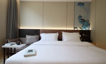Golden Phoenix RANY Hotel