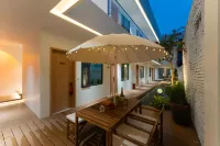 Luoyi Courtyard Homestay (Yingtianmen Branch)