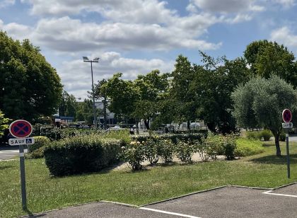 Campanile NATURE – Bordeaux Lac