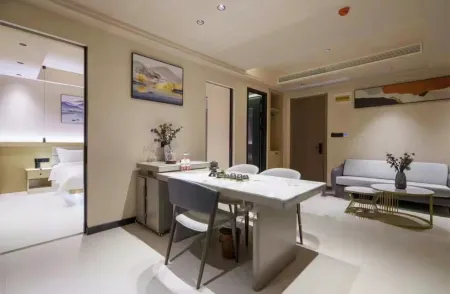 Rongyue Qingju Hotel (Henan Qinghua Chinese-English School) Отели рядом с достопримечательностью «Jizi Reading Platform»