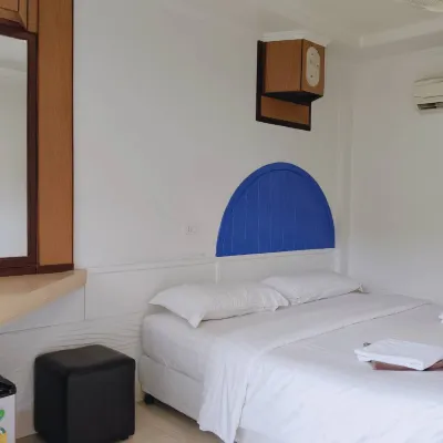 Simple Life Talay & Divers Resort Hotels near Mae Haad Post Office