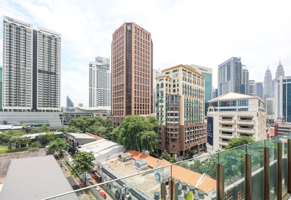 5. Kuala Lu..