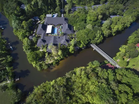 Mulu Marriott Resort & Spa Отели в г. Miri Division