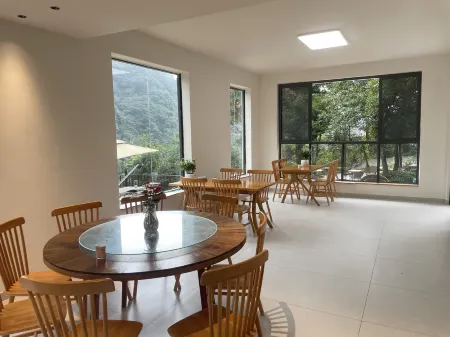 Tianjia Courtyard B&B Отели рядом с достопримечательностью «Bifeng Gorge»