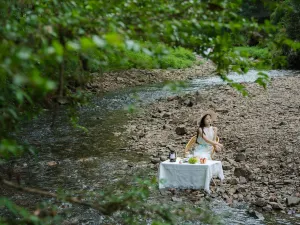 棲溪裡·Surround山野溯溪·設計師美墅（涇縣月亮灣風景區店）