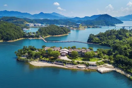 Warm Island Elegant Art Hotel Отели рядом с достопримечательностью «Hubin Park»