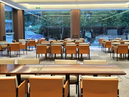 RADOW·JIANGJUN HOTEL Отели рядом с достопримечательностью «Wenzhou Vocational College of Science & Technology (West to Wenzhou Bureau of Land and Resources Lucheng Branch)»