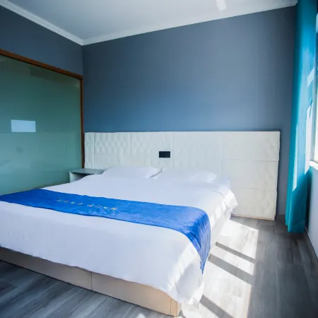 Guangde Zhongchao Theme Hotel