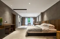 Quzhou Moon Falling Stars Homestay - Pools