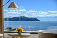 Dali erhai Sixiang Qingyi Seaview Inn - ที่มีอ่างอาบน้ำ