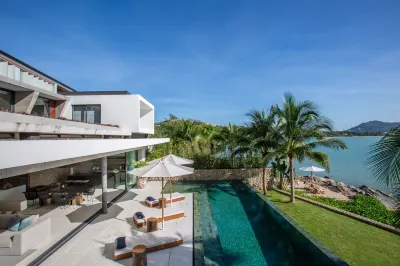 Solaris 3-Bedroom Beachfront Villa in Koh Samui 차웽노이 비치 호텔