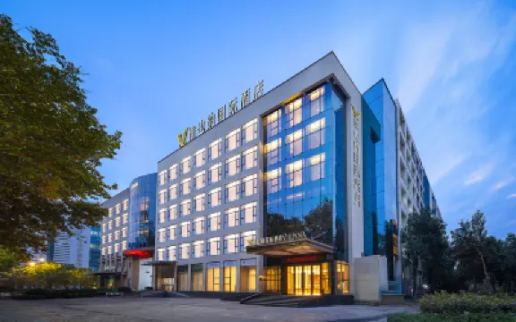 Vienna International Hotel Luoyang Longmen High-Speed Rail Municipal Government Hotels near Luo Long