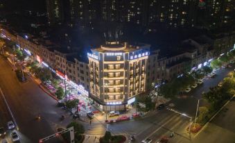 Cloud Hotel(Emerald Plaza Xingguo StationBranch)