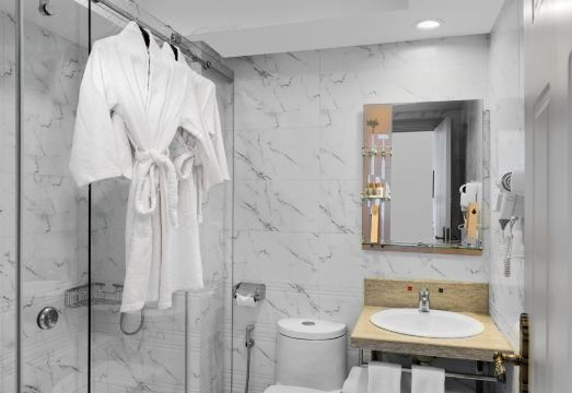 팰리스 게이트 내부