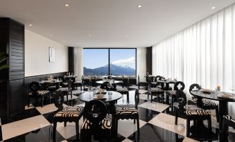 The Old Town of Lijiang Ferdinand Art Hotel