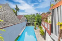 Pondok Gajah Hotel - Rooftop Pools