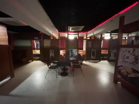 Lingao Hongyunlai Hotel