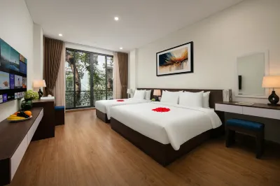 Queen Cafe Hotel Các khách sạn ở Quảng trường Ba Đình