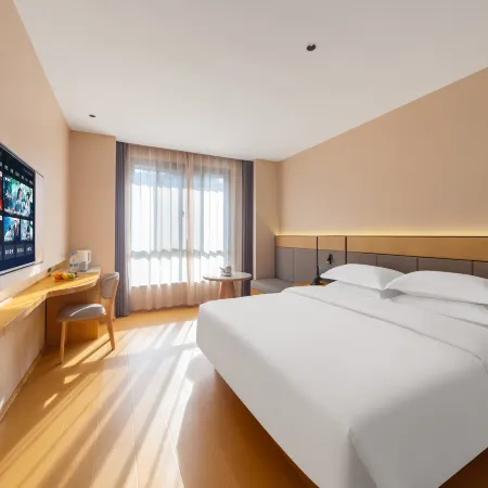 Starry Cloud Hotel (Jiangshan Hushan Park Branch)