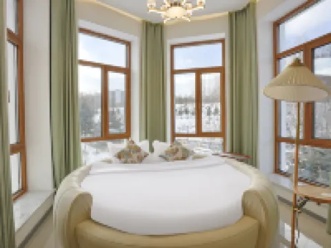 青雲渓畔林海聴雪｜Cozy Inn暖居ヴィラ（尚志市亜布力スキー旅行リゾート区） 尚志のホテル