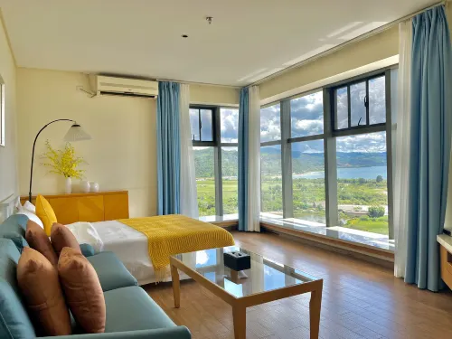 Fuxian Lake Yunyu Holiday Homestay