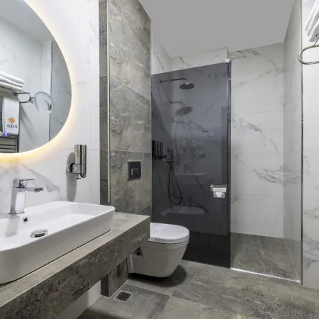 Ezkar Bathonea Art Istanbul