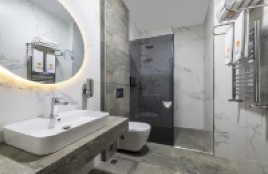 Ezkar Bathonea Art Istanbul
