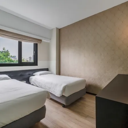 CHECK inn Express Kaohsiung Love River Отели в г. Гаосюн