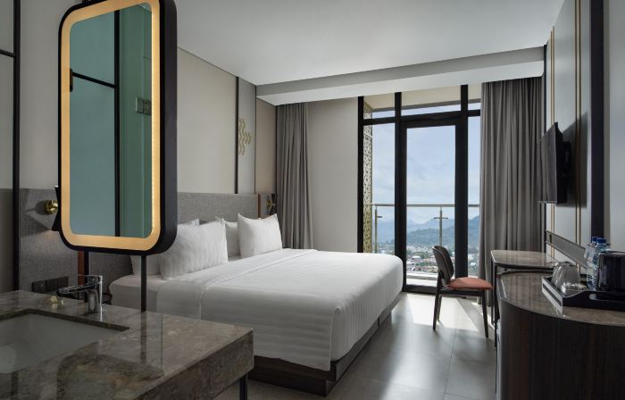 Hotel Santika Premiere Padang