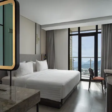 Hotel Santika Premiere Padang