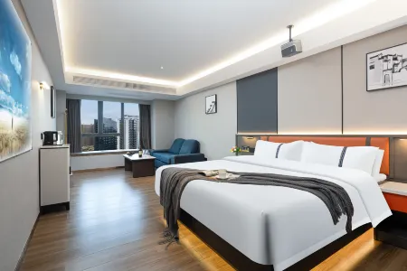 Extraordinary Cinema Hotel Отели рядом с достопримечательностью «Hunan Science and Technology Museum»