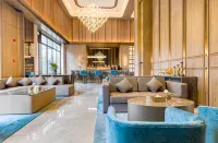 Crystal Hotel Xingyi South Station Wanfenglin Airport