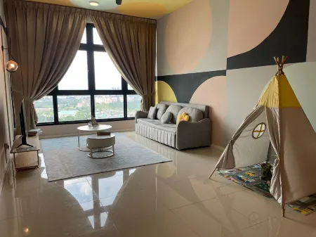 L22-ParadigmMall Residence Skudai JB 3R2B-10pax by UcomeHomestay Отели рядом с достопримечательностью «The ARC at Austin Hill»