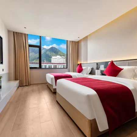 Nyingchi Howard Johnson Hotel