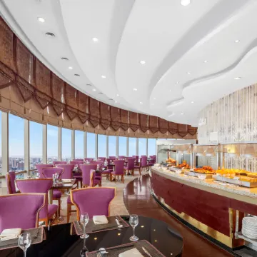 Enlux Hotel (Daming Lake Quan City Plaza) Отели рядом с достопримечательностью «Источник Heihu»