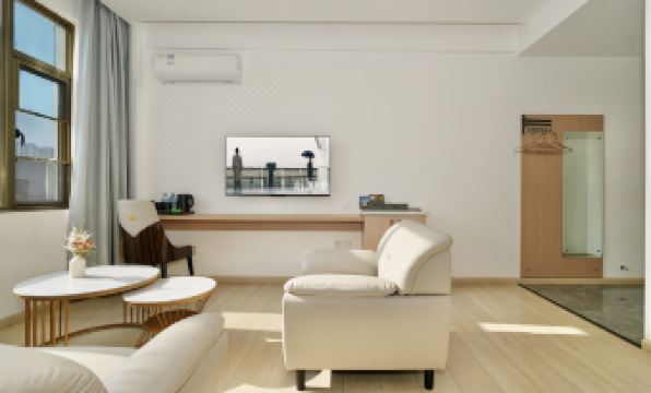 Dali Qianning Intelligent Hotel (High-speed Railway Station Erhai Lake Park Store)