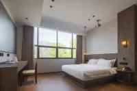Floral Hotel·Find peace Hotel(Jingdezhen Sanbao Road Store)