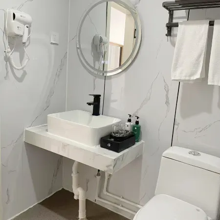 Home Inn Huayi Hotel (Minsheng Square, Dongsheng District, Ordos City)