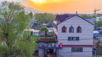 Narati Tingshan Youyuan Homestay (Nalati Scenic Area Store)