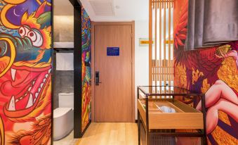 Super 8 Hotel (Beijing Nanluoguxiang Art Museum Back Street Branch)