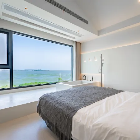 Shijiande Bai · Lake View Homestay (Taihu)