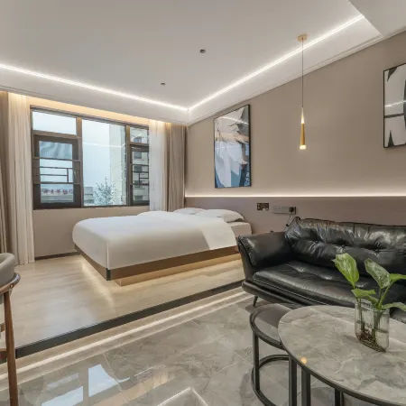 Yixiyixia Light Luxury Homestay (Dafang Shexiang Ancient Town)