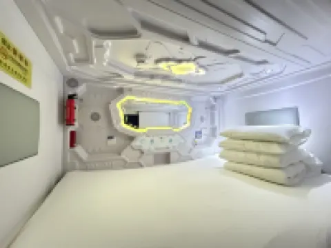 Chengdu Tianfu Airport Squint for a while space capsule hotel