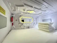 Chengdu Tianfu Airport Squint for a while space capsule hotel