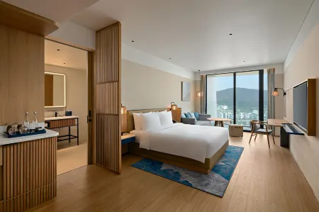 Hyatt Place Hạ Long Bay, Bãi Cháy
