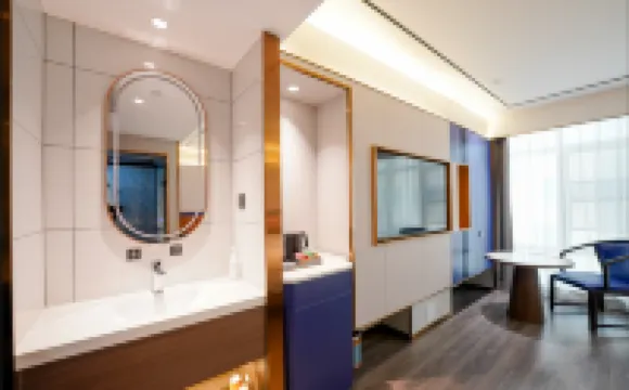 ROYALSS HOTEL (Northwest Normal University Yunting Campus Jinniu Street Store)