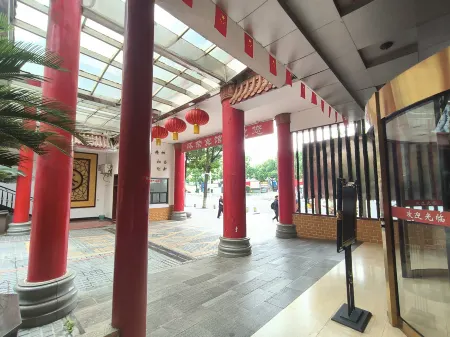 Huairong Hotel Отели рядом с достопримечательностью «Zhongpo Places of Interest»