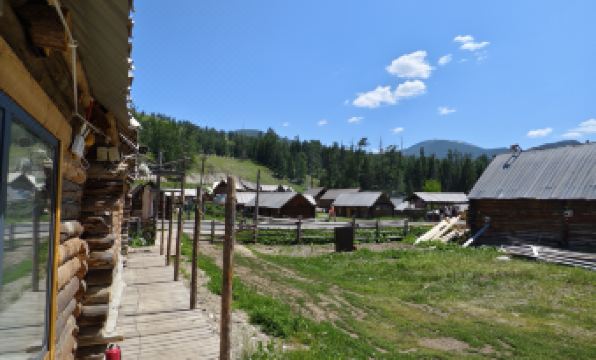 Kanas Seven Isles Cloud Footsteps Guesthouse (Kanas Old Village Branch)