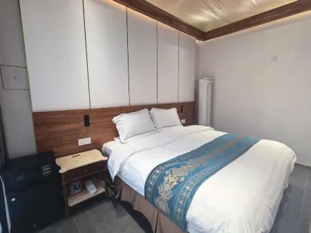 Jingmen Academy Homestay Отели рядом с достопримечательностью «Zhangjiakoubao Sceneic Area»